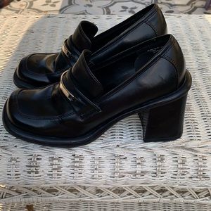 Y2K Chunky black heeled loafers. Size 7.5